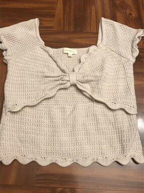 Promesa Large Beige Cream Crochet Crop Top